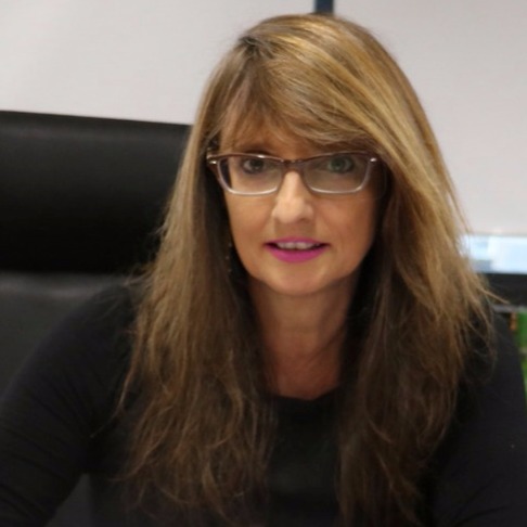 VÂNILA CARDOSO ANDRÉ DE MORAES